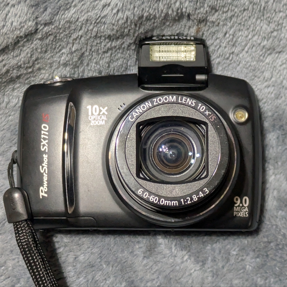 Canon PowerShot SX110IS | Digital Compact Camera Bundle👉 Case SD Card Batteries
